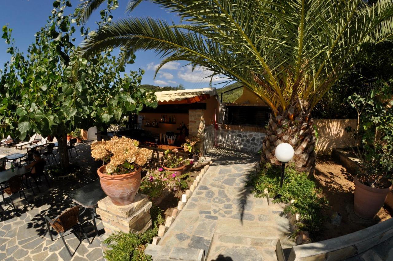 Dina'S Paradise آغيوس غوذيوس المظهر الخارجي الصورة
